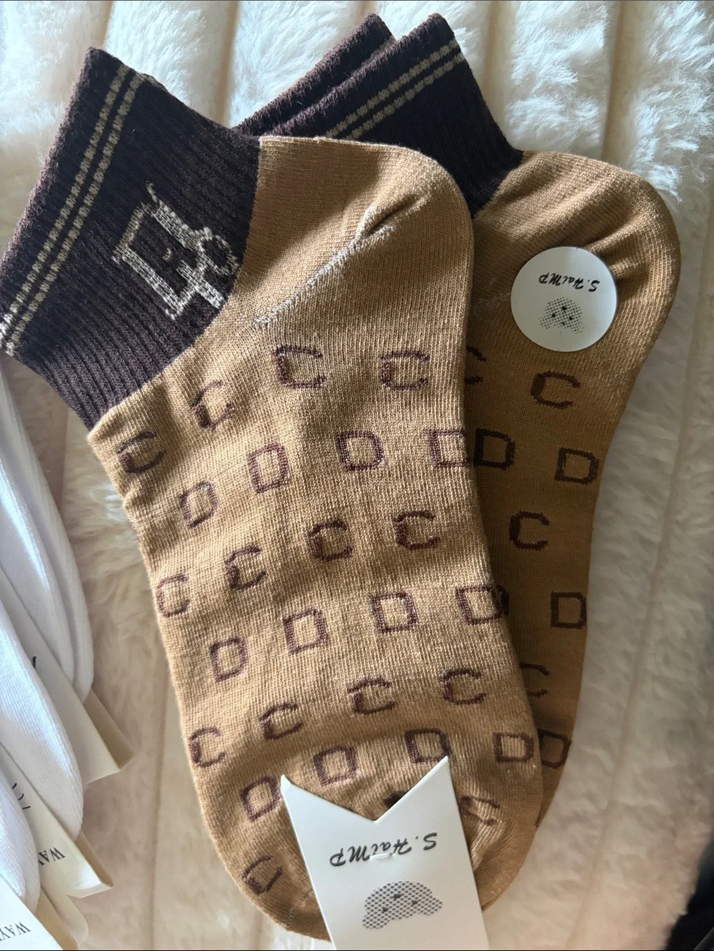 Women’s fashion socks